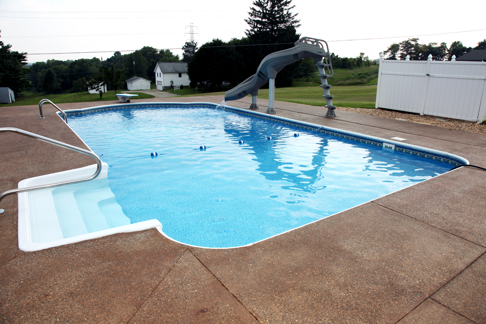 Pool Slides – How to Select the Right One for Your Swimming Pool